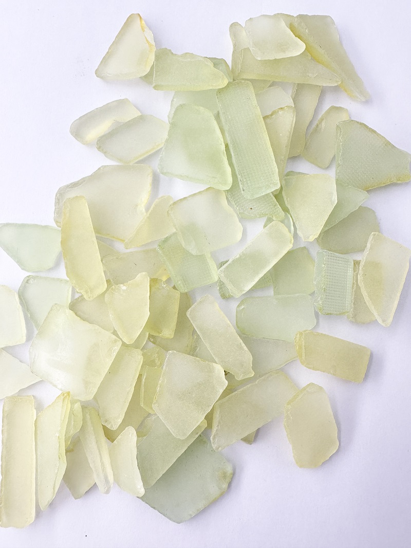 ビーチグラス(人工)単色売り-ライトグリーン-【約250ｇ】　[メール便可-3袋まで]  En: Beach Glass - light green (250g)