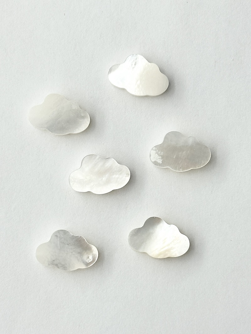 シェルビーズ-雲 横穴(シロチョウガイ)【約10×15mm/1個】[メール便可]まとめ買い10%OFF #2095 En:Shell Beads -White MOP 貝殻