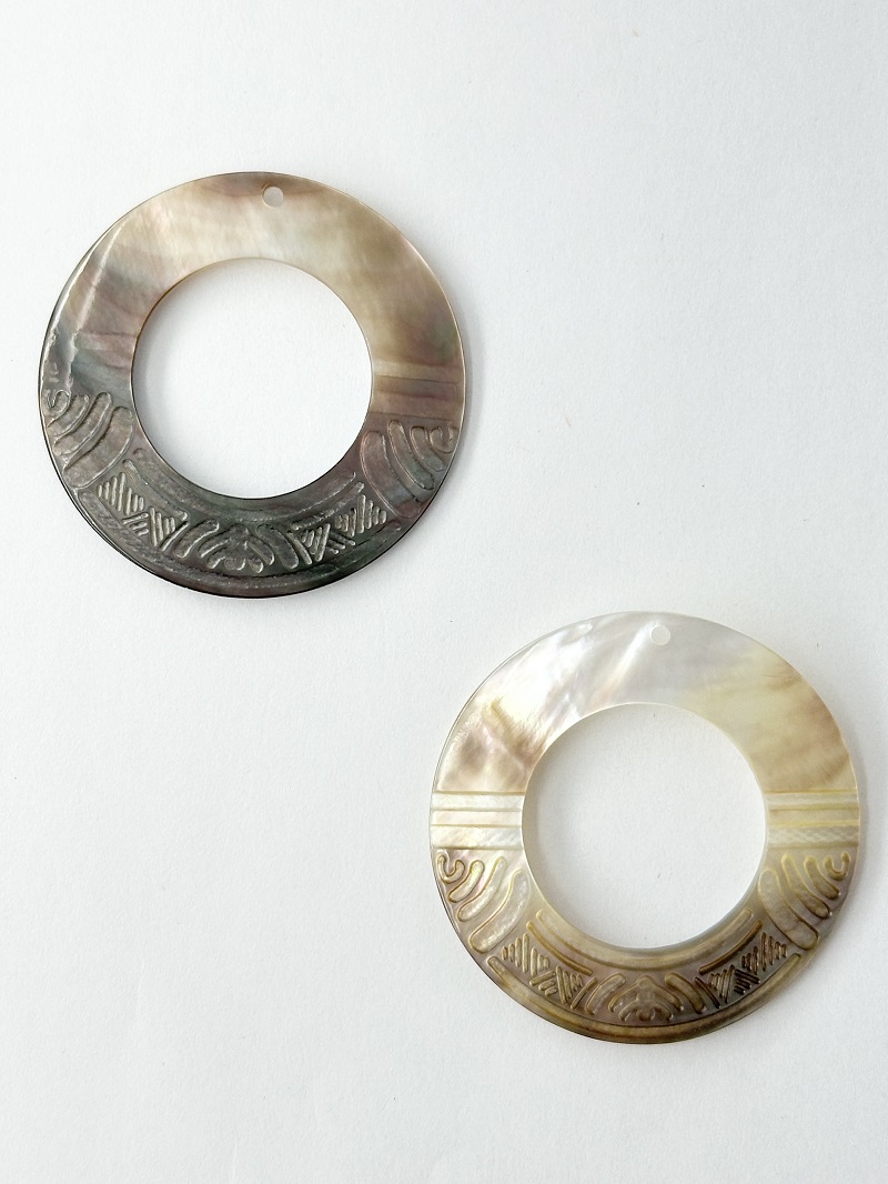 シェルパーツ-ラウンド デザイン(クロチョウガイ)【約40mm】1個 [メール便可]まとめ買い10%OFF #2124 En:Shell parts -Black MOP 貝殻