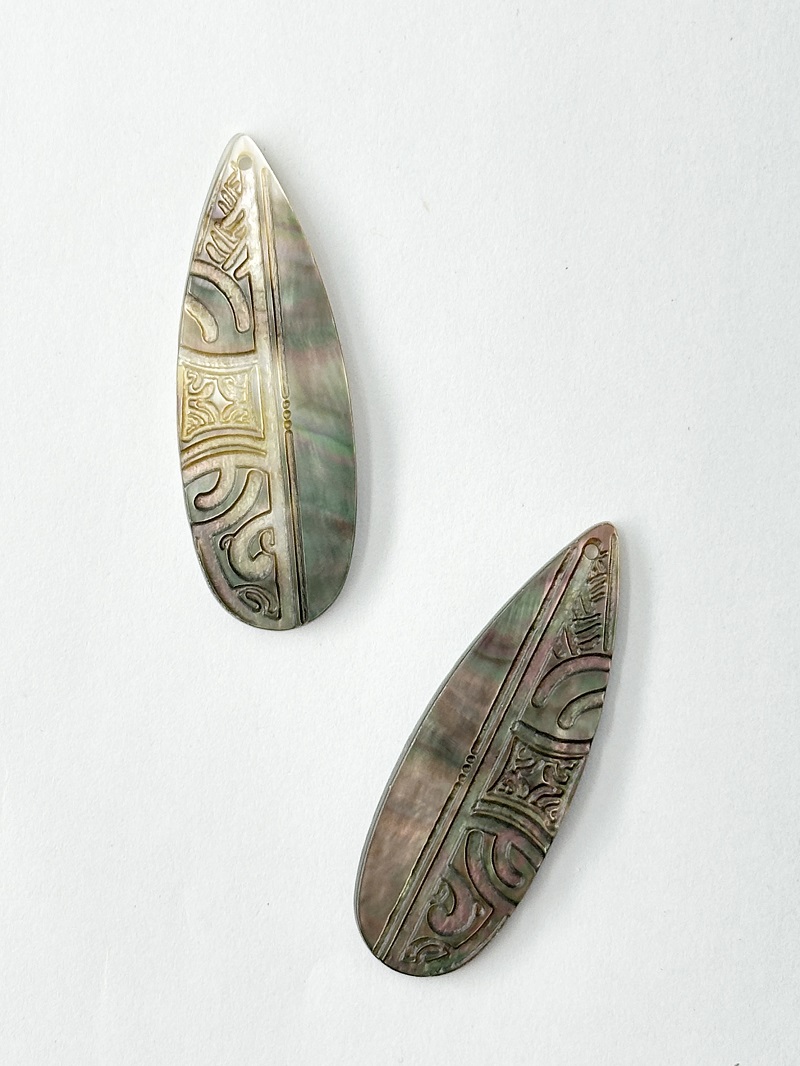 シェルパーツ-ティアドロップ(クロチョウガイ)【約16×45mm】1個 [メール便可]まとめ買い10%OFF #2129 En:Shell parts -Black MOP 貝殻