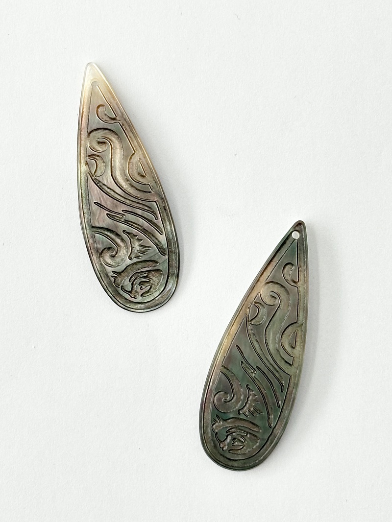 シェルパーツ-ティアドロップ(クロチョウガイ)【約16×45mm】1個 [メール便可]まとめ買い10%OFF #2130 En:Shell parts -Black MOP 貝殻