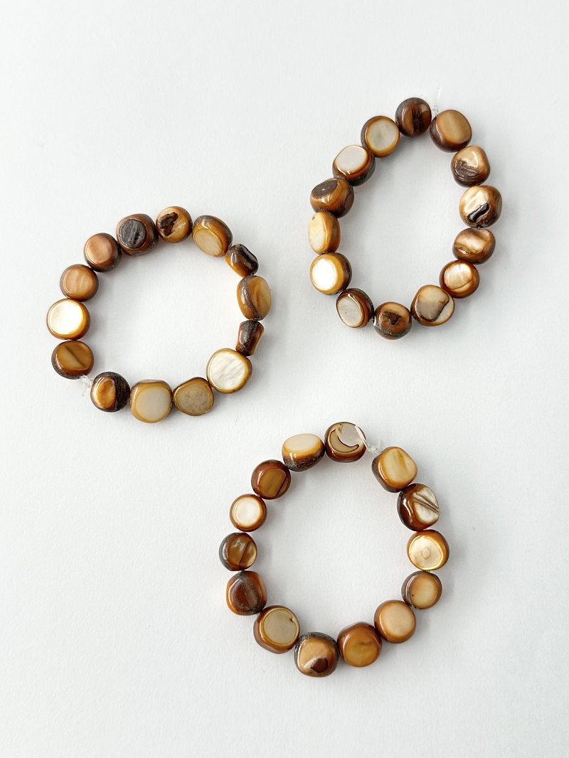 淡水真珠貝 -ブラウンカラー【約7～8mm(約10cm・約14個)】#1374[メール便可]まとめ買い10%OFF En:Freshwater pearl MOP - Shell Beads 貝殻