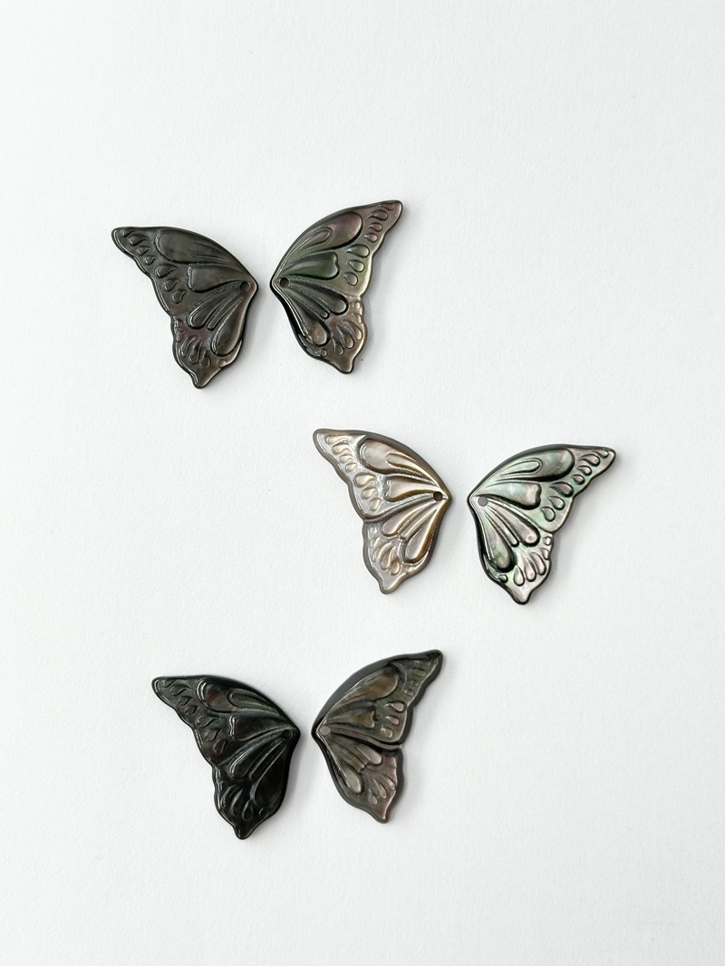 シェルビーズ-バタフライ-小-両羽ペア(クロチョウガイ)【約20×12mm(片羽サイズ)/1ペア】[メール便可]まとめ買い10%OFF #2168 En:Shell Beads -Black MOP 貝殻