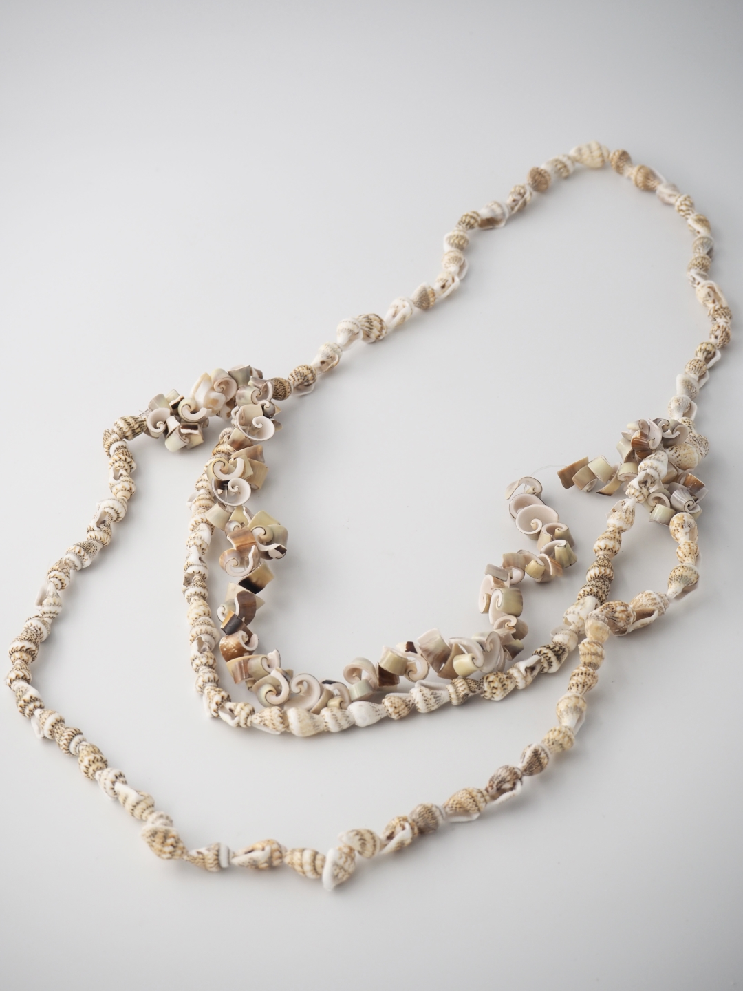 ナサシェルマガキガイビーズネックレス【約100cm/1本】[メール便可]