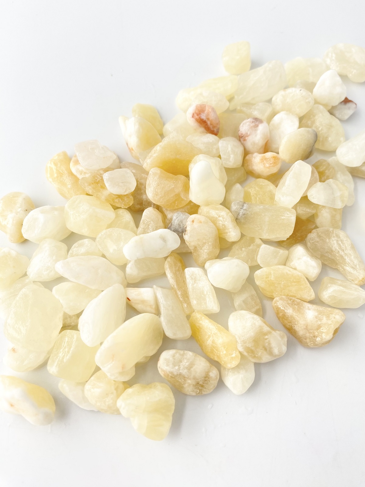 玉砂利　【カナリア】 1KG　サイズ：3分 （1ｃｍ前後）　♪水槽底石　植木鉢化粧石・マルチング♪En: Pebbles-yellow-(Size:1cm, per 1kg)