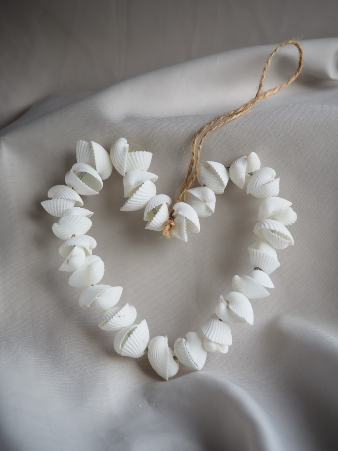 貝殻リースハート クラムローズ【約11～12ｃｍ/1個】 En: Shell wreath - clam rose- (Size:11-12cm, per 1pc)