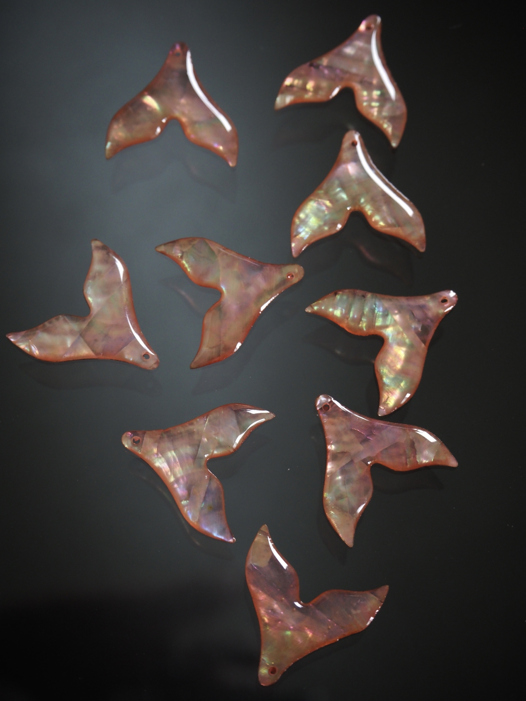 シェルビーズ - ホエールテール ピンク(シロチョウガイ)【約20×20mm/1個】 [メール便可]まとめ買い10%OFF #1059 En:Shell Beads -White MOP 貝殻