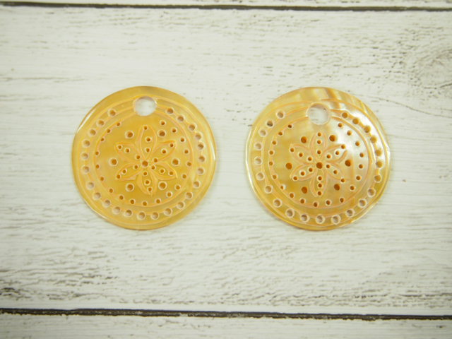 ラウンドカット フラワー 56 シロチョウガイ 約3 5cm 2枚 メール便可 En Shell Accessory Flower Wmop Size 3 5cm Per 2pcs 貝殻の問屋さん Kaigaranotonya San