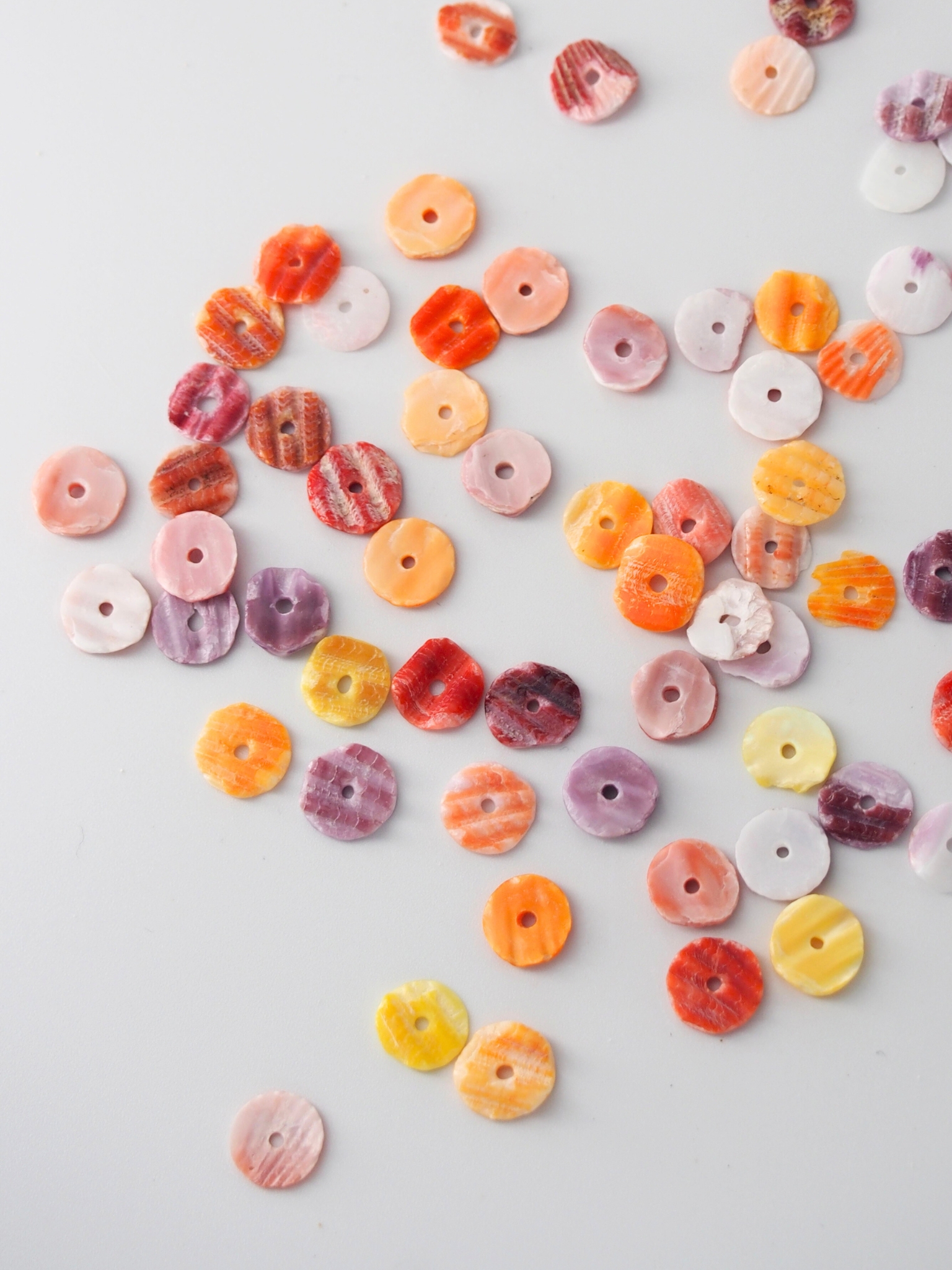 ヒオウギガイ スパンコール【8mm】#114[メール便可]En:Pecten Nobilis sequins 貝殻