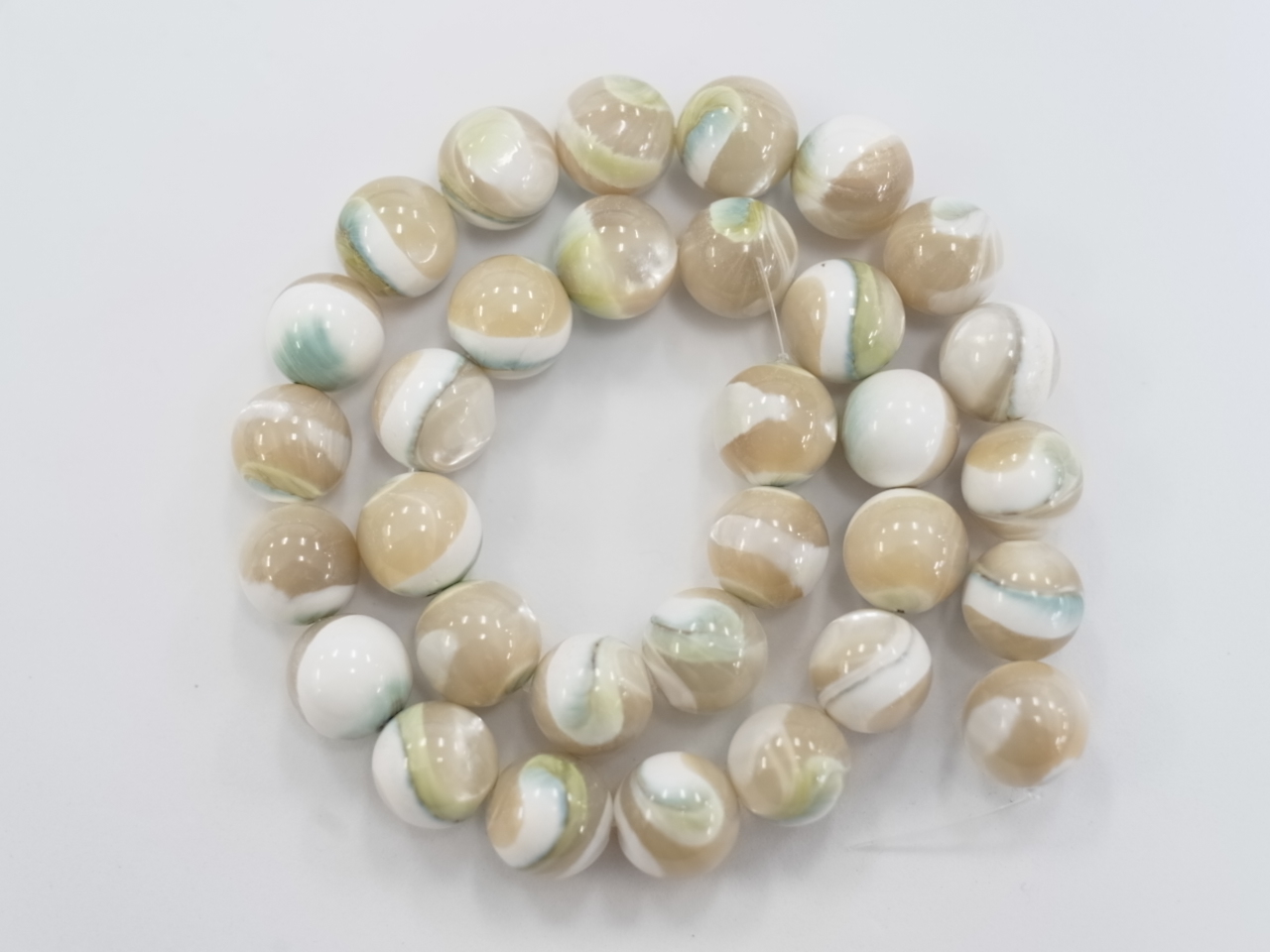 丸ビーズ 夜光貝 玉サイズ約12mm 約32個 メール便可 9袋まで 貝殻の問屋さん