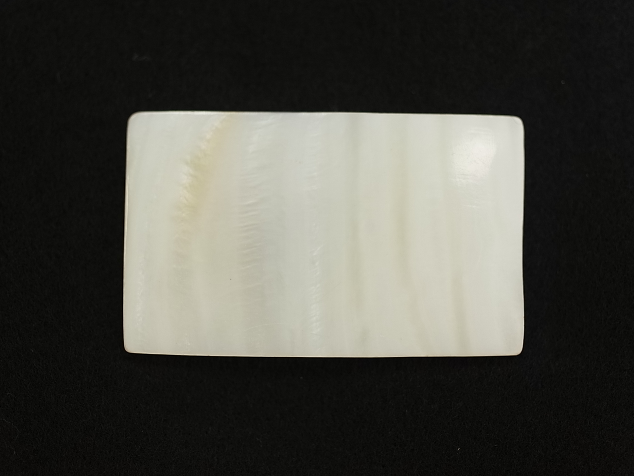 真珠貝プレート 淡水真珠貝 長方形 約3ｃｍ 5ｃｍ 1枚 メール便可60枚 貝殻の問屋さん