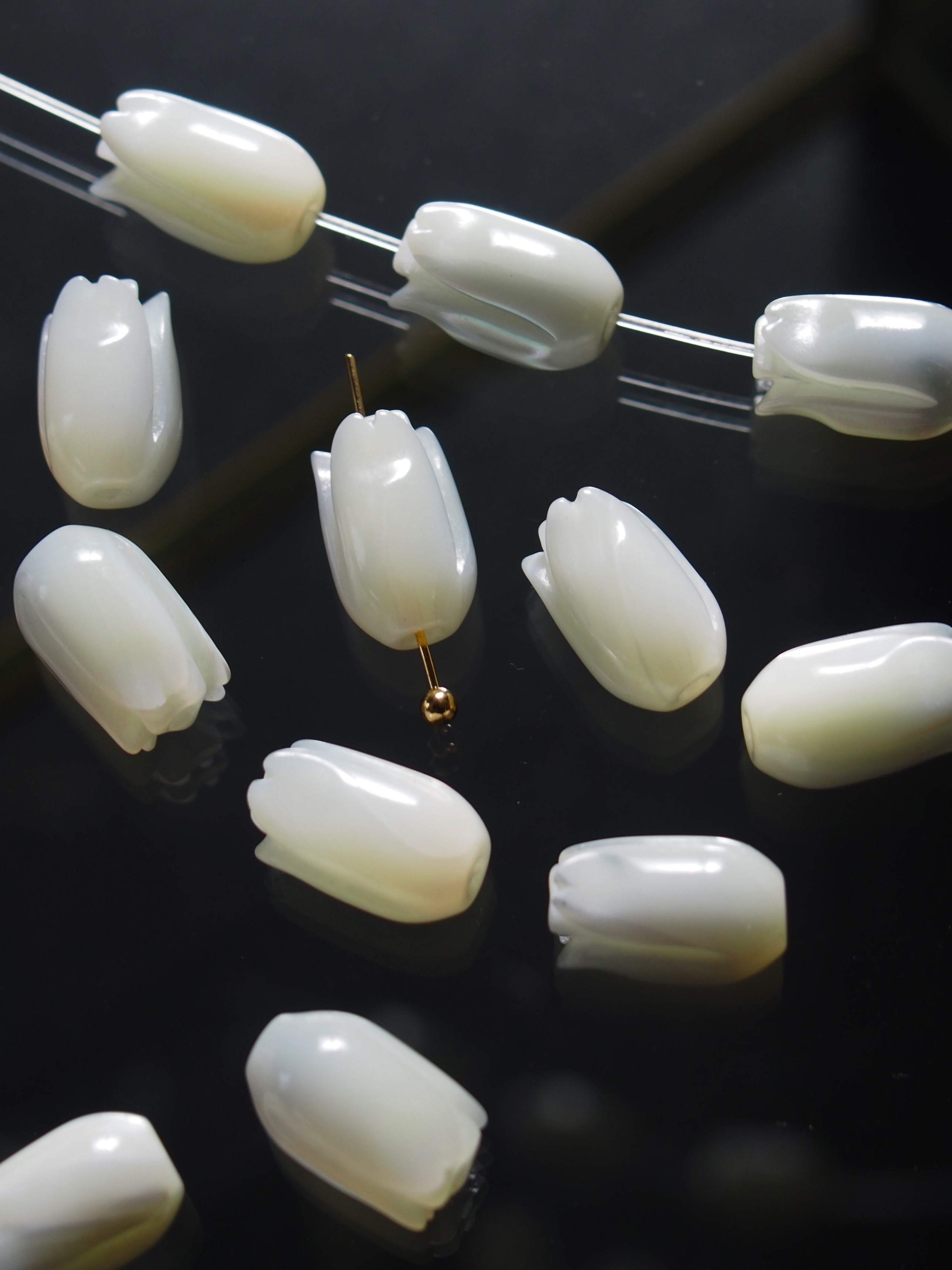 シェルビーズ - チューリップ(タカセガイ)【約11mm/1個】[メール便可]まとめ買い10%OFF #221 En:Trocus - Shell Beads -tulip 貝殻