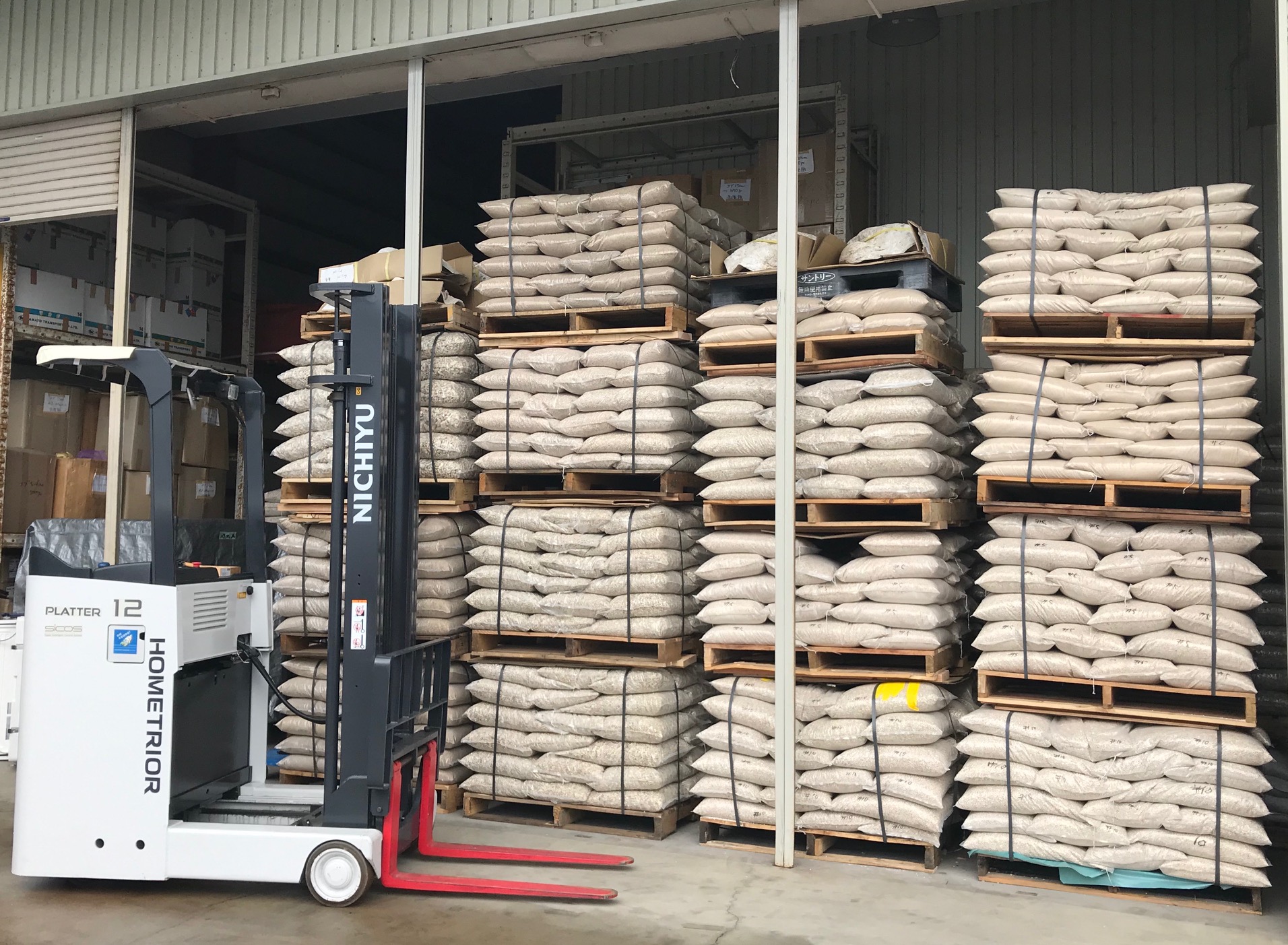 サンゴ砂大口 1ｔ 送料実費 貝殻の問屋さん