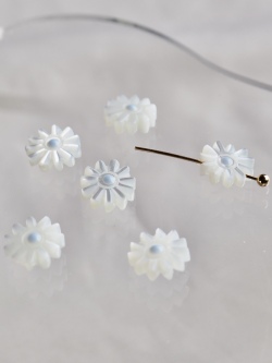 シェルビーズ-マーガレット ブルー 穴有(タカセガイ)【約8mm/1個】[メール便可] #1080 En:Trocus - Shell Beads 貝殻
