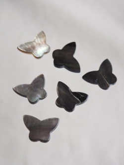 シェルカボション-バタフライ中(クロチョウガイ)【約11×16mm/1個】[メール便可]まとめ買い10%OFF #1014 En:Shell parts -Black MOP