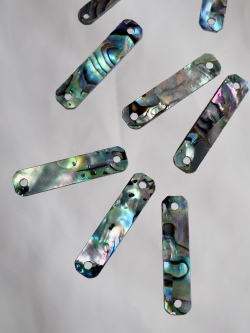 つなぎシェルパーツ-スティック(パウアアバロン)【約6×24mm/1個】[メール便可]まとめ買い10%OFF #1228 En:Shell parts -Haliotis iris 貝殻