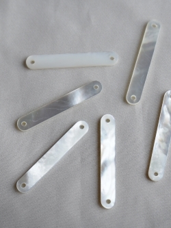 つなぎシェルパーツ-スティック(シロチョウガイ)【約4×26mm/1個】[メール便可]まとめ買い10%OFF #1227 En:Shell parts -White MOP 貝殻