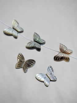 シェルビーズ-バタフライ 小 縦穴(クロチョウガイ)【約8×10mm/1個】[メール便可]まとめ買い10%OFF #1141 En:Shell Beads -Black MOP 貝殻