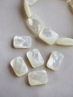 シェルビーズ-ジュエルカット(シロチョウガイ)【約10×7mm(約10cm・約10個)】[メール便可]まとめ買い10%OFF #1337 En:white MOP - Shell Beads 貝殻