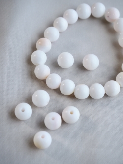 ソデボラ科-丸ビーズ【約6mm(約10cm・約16個)】#1326[メール便可]まとめ買い10%OFF 貝殻