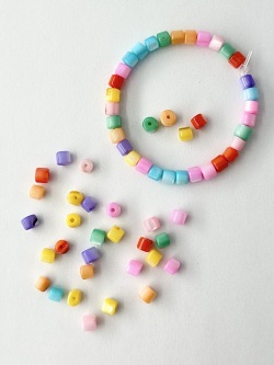 淡水真珠貝 -カラー(ポップ) シード【約4×3mm(約10cm・約30個)】#1372[メール便可]まとめ買い10%OFF En:Freshwater pearl MOP - Shell Beads 貝殻