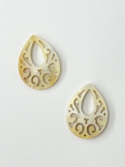 シェルパーツ-ティアドロップ (シロチョウガイ)【約24×32mm/1個】[メール便可]まとめ買い10%OFF #2147 En:Shell Beads -White MOP 貝殻