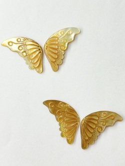 シェルビーズ-バタフライ 両羽ペア(シロチョウガイ)【約32×15mm(片羽サイズ)/1ペア】[メール便可]まとめ買い10%OFF #2163 En:Shell Beads -White MOP 貝殻