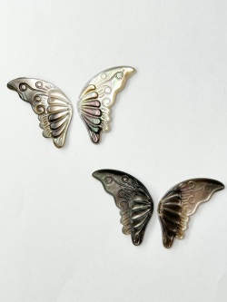 シェルビーズ-バタフライ 両羽ペア(クロチョウガイ)【約32×15mm(片羽サイズ)/1ペア】[メール便可]まとめ買い10%OFF #2165 En:Shell Beads -Black MOP 貝殻