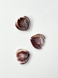 シェルビーズ-花びら 紫-(淡水貝)【約17×15mm/1個】[メール便可]まとめ買い10%OFF #2176 En:Shell Beads 貝殻