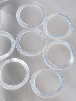 シェルフープ-サークル(シロチョウガイ)【約16mm/1個】[メール便可]まとめ買い10%OFF #1122 En: Shell Beads -White MOP