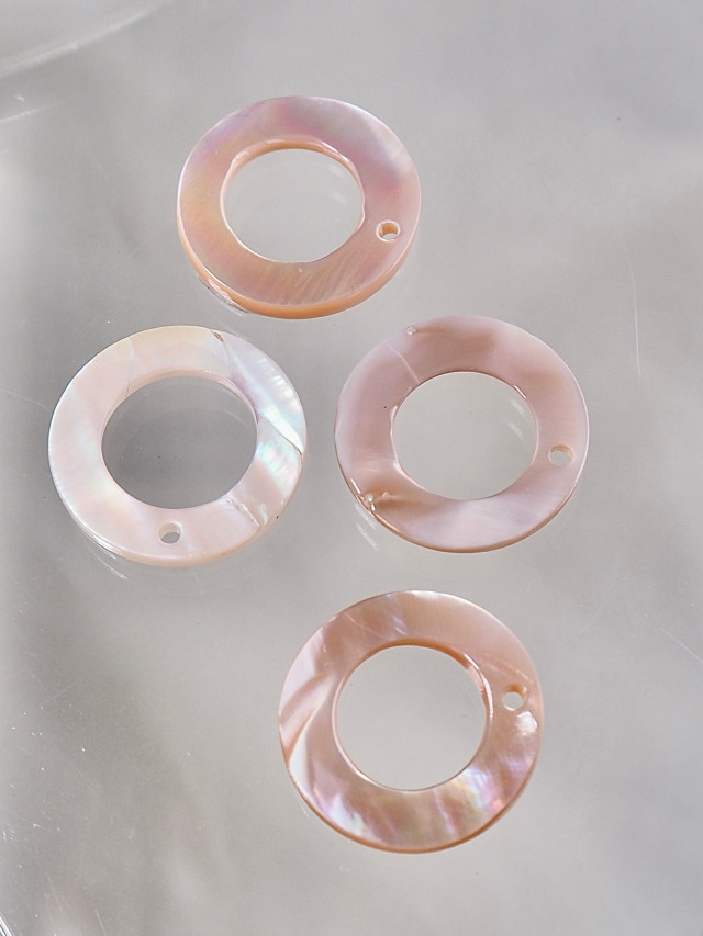 シェルビーズ-サークル通し穴有(淡水真珠貝ピンク)【約15mm/1個