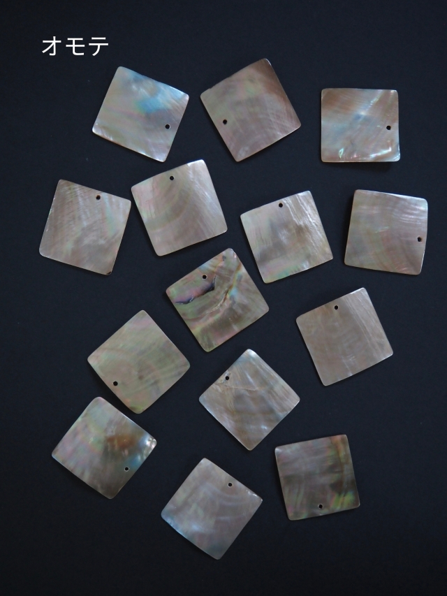 真珠貝プレート -マベガイ(正方形トップホール) #133【約3.5cm/1枚