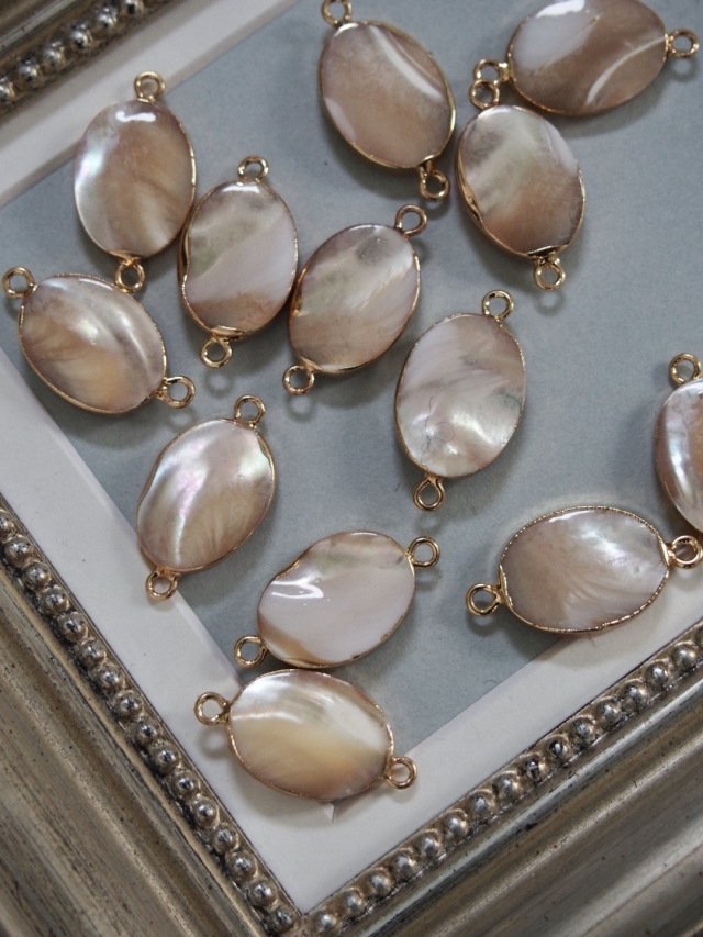 seashell　4枚 シェルパーツ-ティアドロップ 花びら(シロチョウガイ)【約17