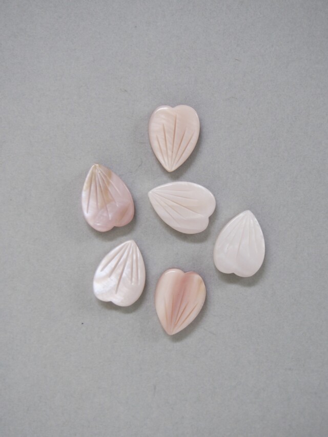 シェルビーズ - サクラの花びら大(淡水真珠貝)【約13mm/1個】[メール便