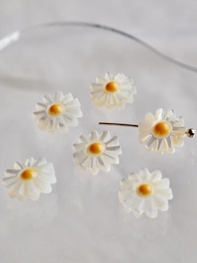 natsu ビーズ 6 x 4 mm チェコ マツボ No.2 ワサビ 不透明 #53410 ガラスビーズ、穴