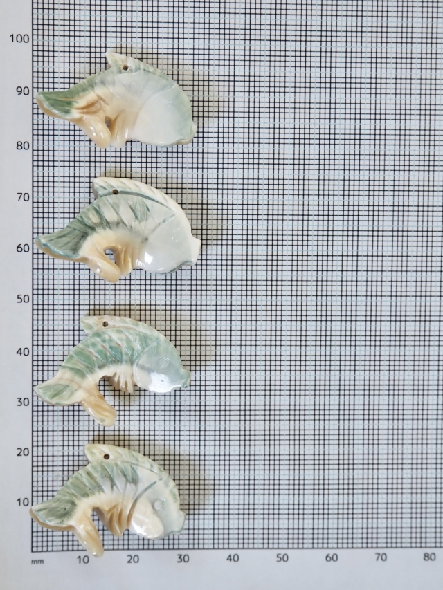 シェルパーツ-鯉 小(夜光貝)【約22×30mm/1個】[メール便可]まとめ買い