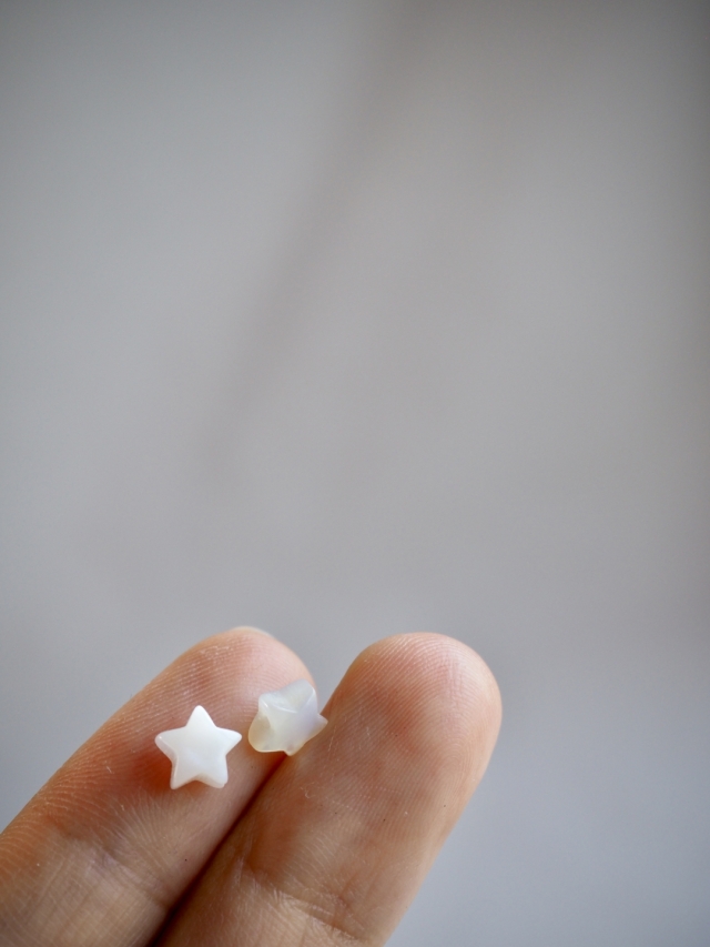 シェルビーズ-スター 横穴 ホワイト6mm(シロチョウガイ)【約6mm