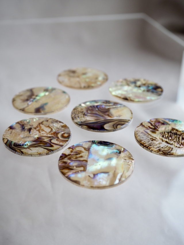 アバロンシェル×クリスタルAAA ハートカットのピアス 14kgf