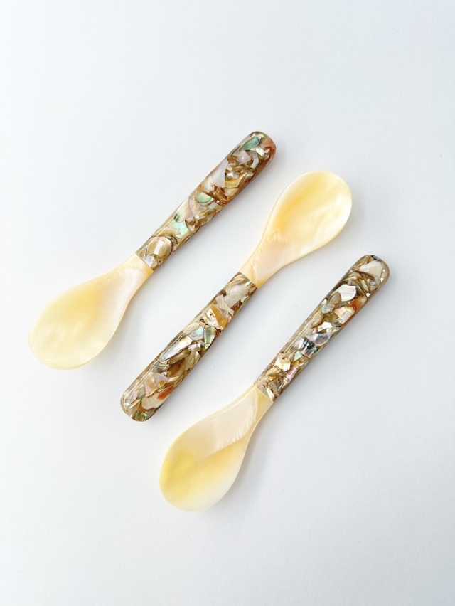 一点物スプーン　アンティーク調　真鍮　ゴールド　カトラリー　貝　シェル　作家もの 一点物スプーン アンティーク調 真鍮 ゴールド カトラリー 貝