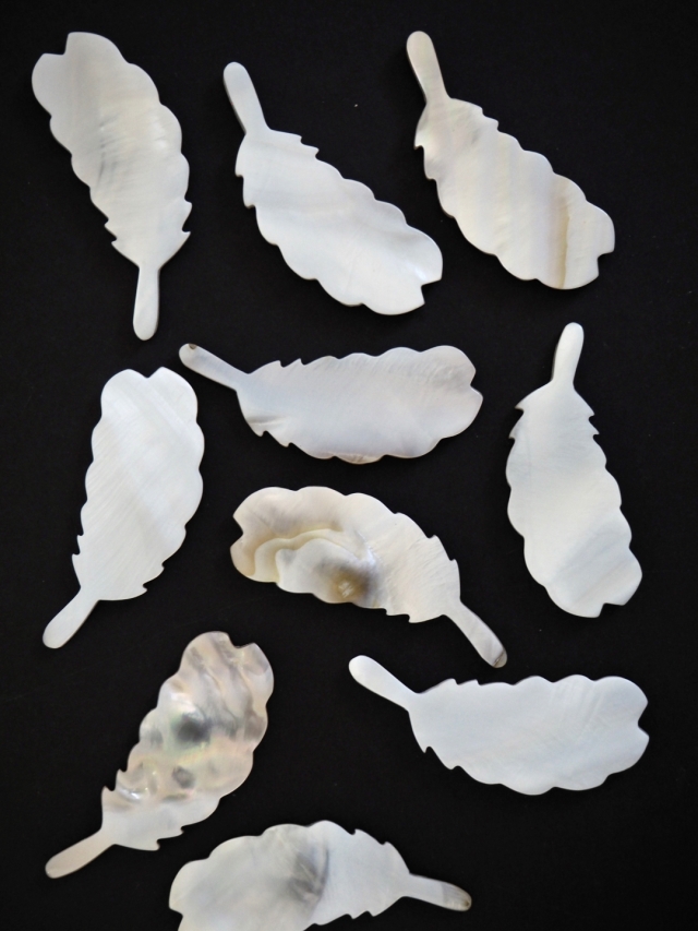 貝　シェル　9枚　＋割れオマケ シェルビーズ - ホタテ バイオレット(シロチョウガイ)【約12mm/6