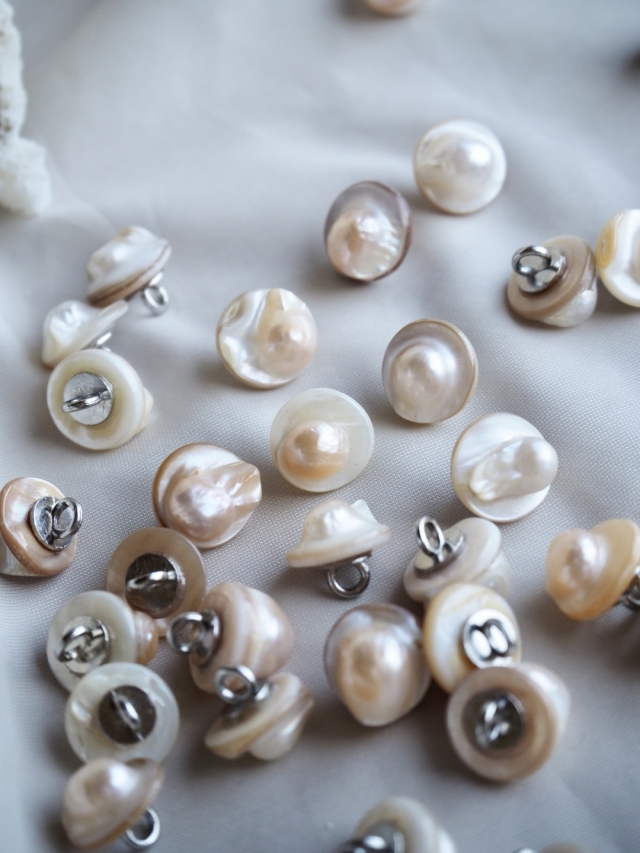 シェルボタン-淡水真珠貝【約11mm/1個】[メール便可]まとめ買い10%OFF