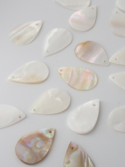 ティアドロップ-126-（淡水真珠貝）プレート【約3cm/1枚】[メール便可]まとめ買い10%OFF En:  Shell accesorry -tear drop- feshwater pearl 貝殻