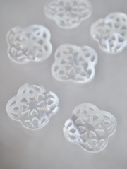 透かしパーツ-ハートフラワー(シロチョウガイ)【約18mm/1個】[メール便可] まとめ買い10%OFF #1135 En: Shell Beads -White MOP 貝殻