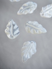 シェルビーズ-リーフ(シロチョウガイ)【約14×22mm/1個】[メール便可]まとめ買い10%OFF #1010En:Shell Beads -White MOP 貝殻