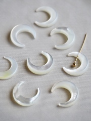 シェルビーズ-三日月 片穴 ホワイト(シロチョウガイ)【約10×12mm/1個】[メール便可]まとめ買い10%OFF #1211 En:Shell Beads -White MOP 貝殻