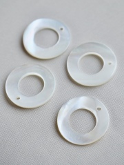 シェルビーズ-サークル通し穴有(シロチョウガイ)【約15mm/1個】[メール便可]まとめ買い10%OFF #1231 En: Shell Beads -White MOP 貝殻