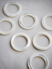 シェルパーツ-フープ(シロチョウガイ)【約20mm/1個】[メール便可]まとめ買い10%OFF #1250 En: Shell Beads -White MOP 貝殻