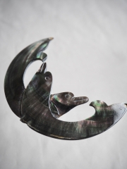 シェルパーツ-イルカ(クロチョウガイ)【約55×80mm/1個】[メール便可]まとめ買い10%OFF #1262 En:Shell charm Black MOP 貝殻