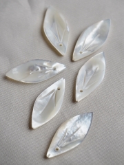 シェルビーズ-リーフ(シロチョウガイ)【約9×20mm/1個】[メール便可]まとめ買い10%OFF #1188 En:Shell Beads -White MOP 貝殻
