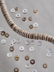 ブラウンオリーブ#42【約0.4～0.5cm/1本約60cm】[メール便可-10袋まで]En: Shell Beads,brown&olive colour 貝殻
